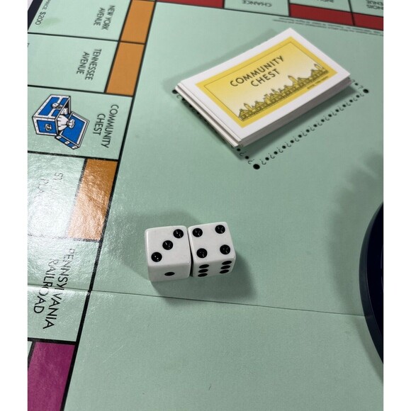 1998 Deluxe Monopoly Board Game by Parker Brothers Complete with All Game Pieces - Picture 13 of 16